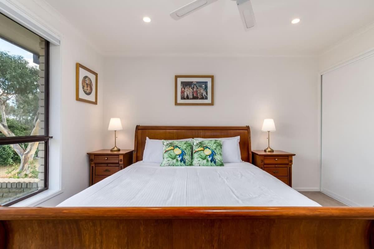 Spacious And Restful Holiday Home With Backyard Weetangerra Esterno foto